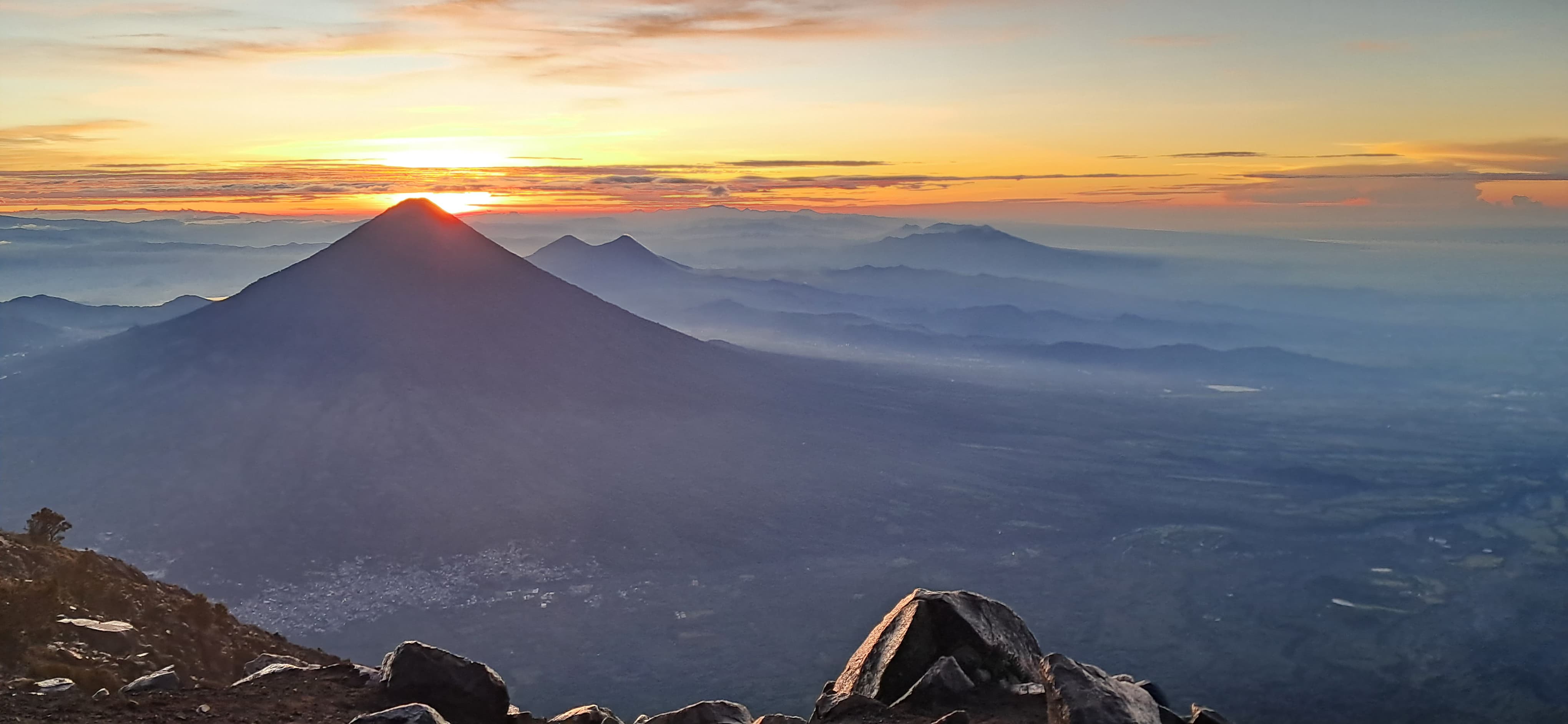 Vista panorámica de volcanes de Guatemala